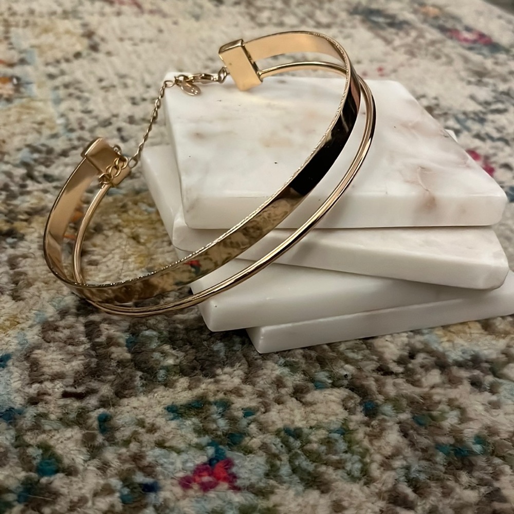 Gold solid choker necklace